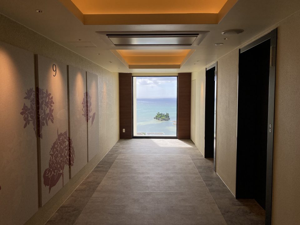 日和オーシャンリゾート沖縄のエレベーターホール