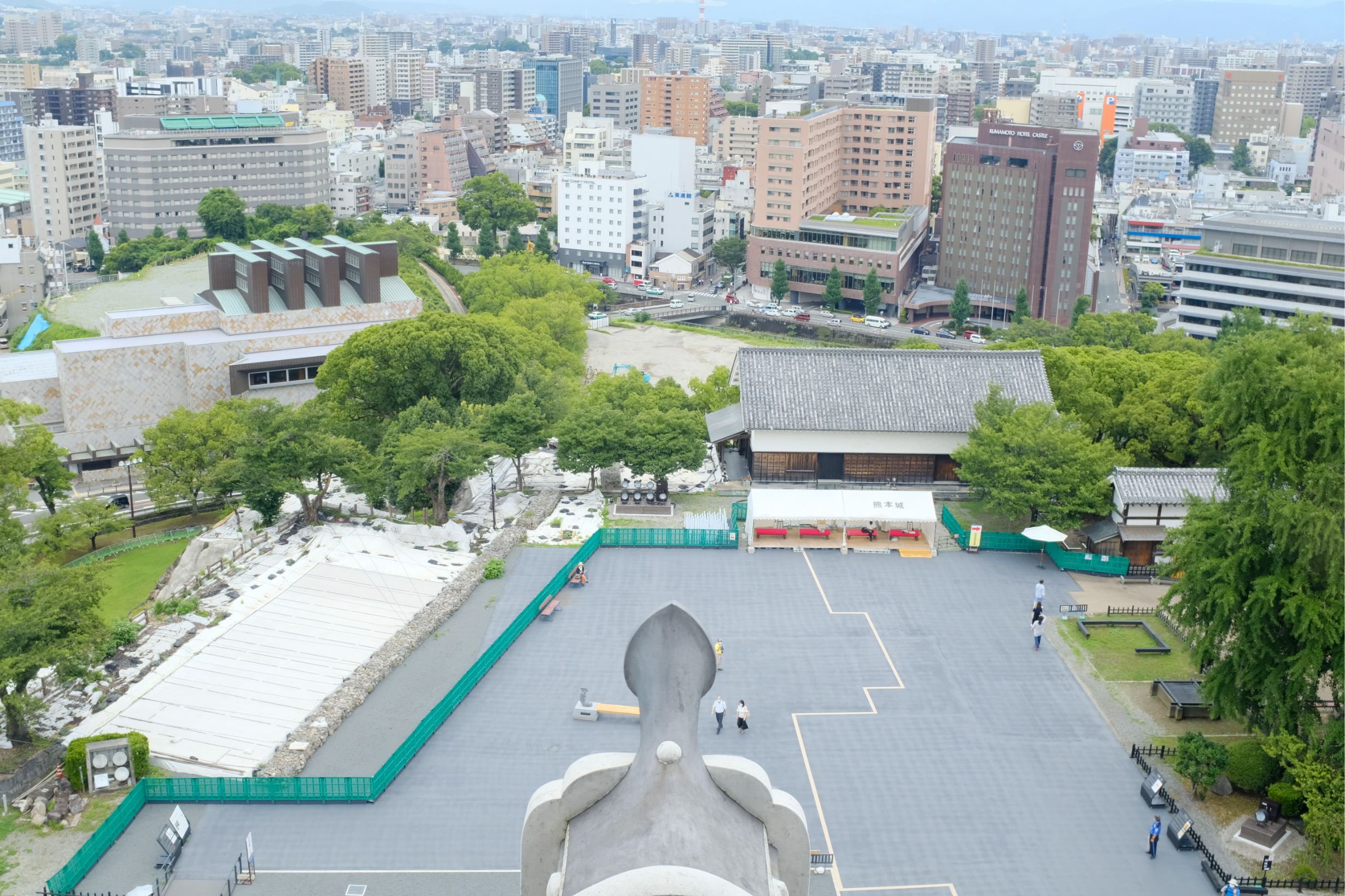 熊本城天守閣最上階の展望窓からの眺望