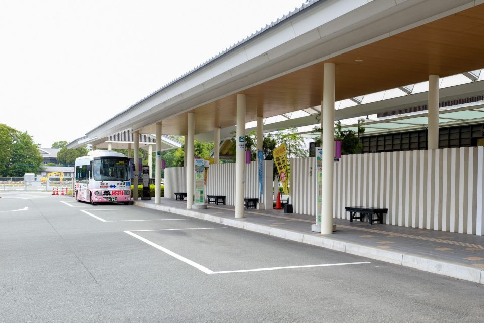 熊本城内を移動する無料シャトルバス