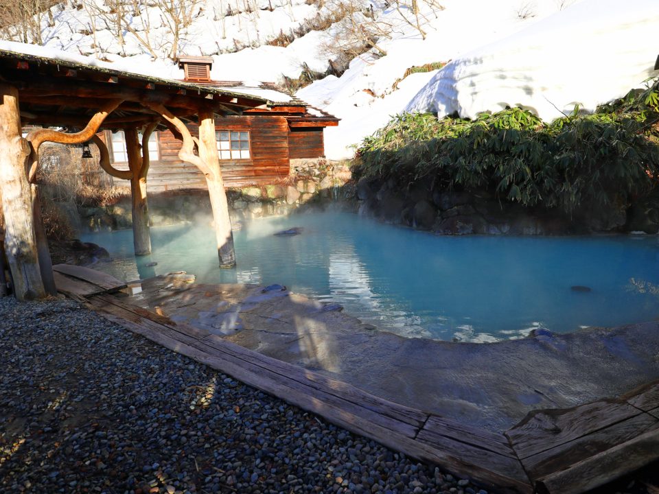 鶴の湯温泉の混浴露天風呂「鶴の湯」