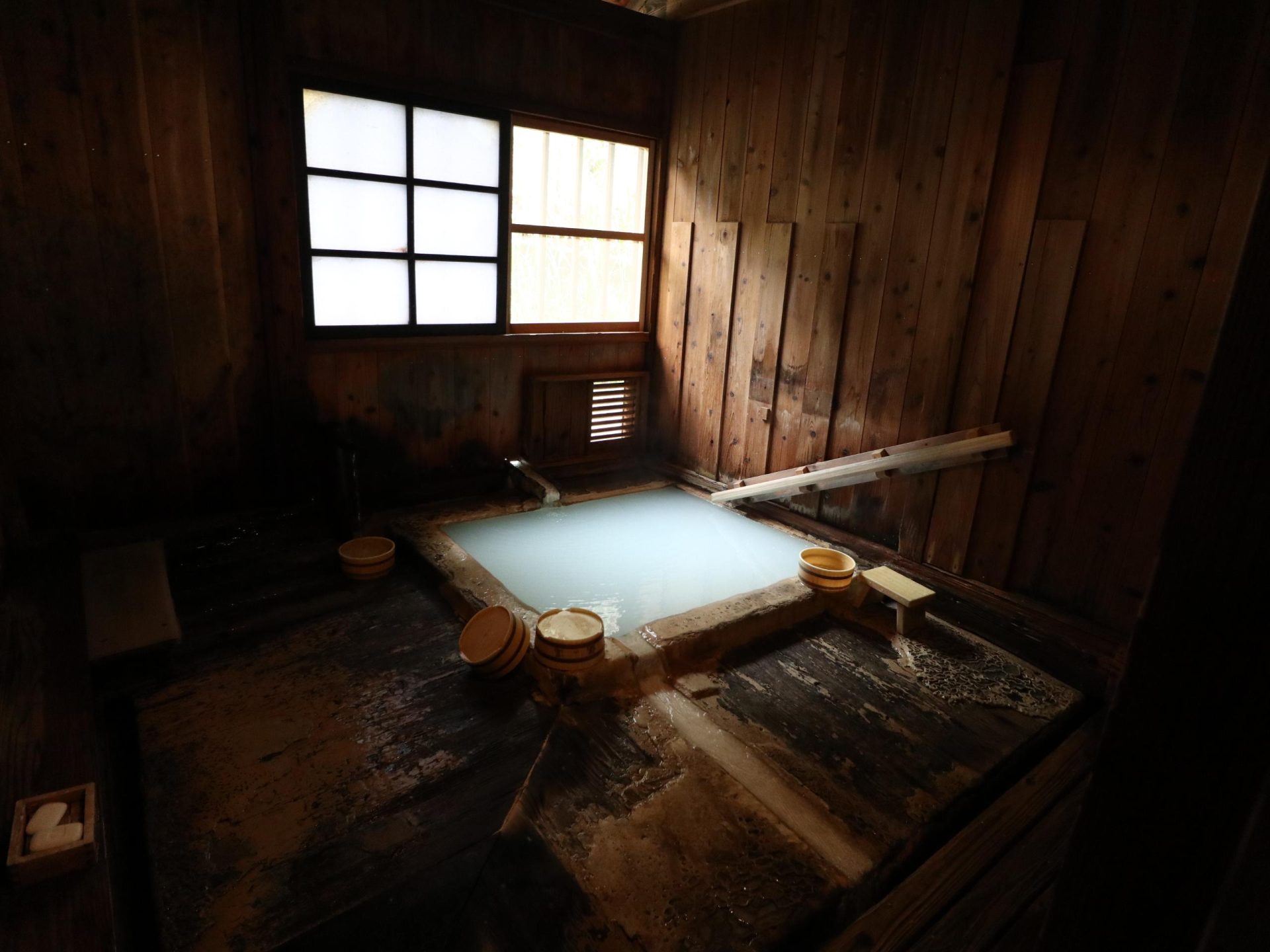 乳頭温泉郷鶴の湯温泉「本陣」宿泊記・雪見露天風呂が最高！ - た …