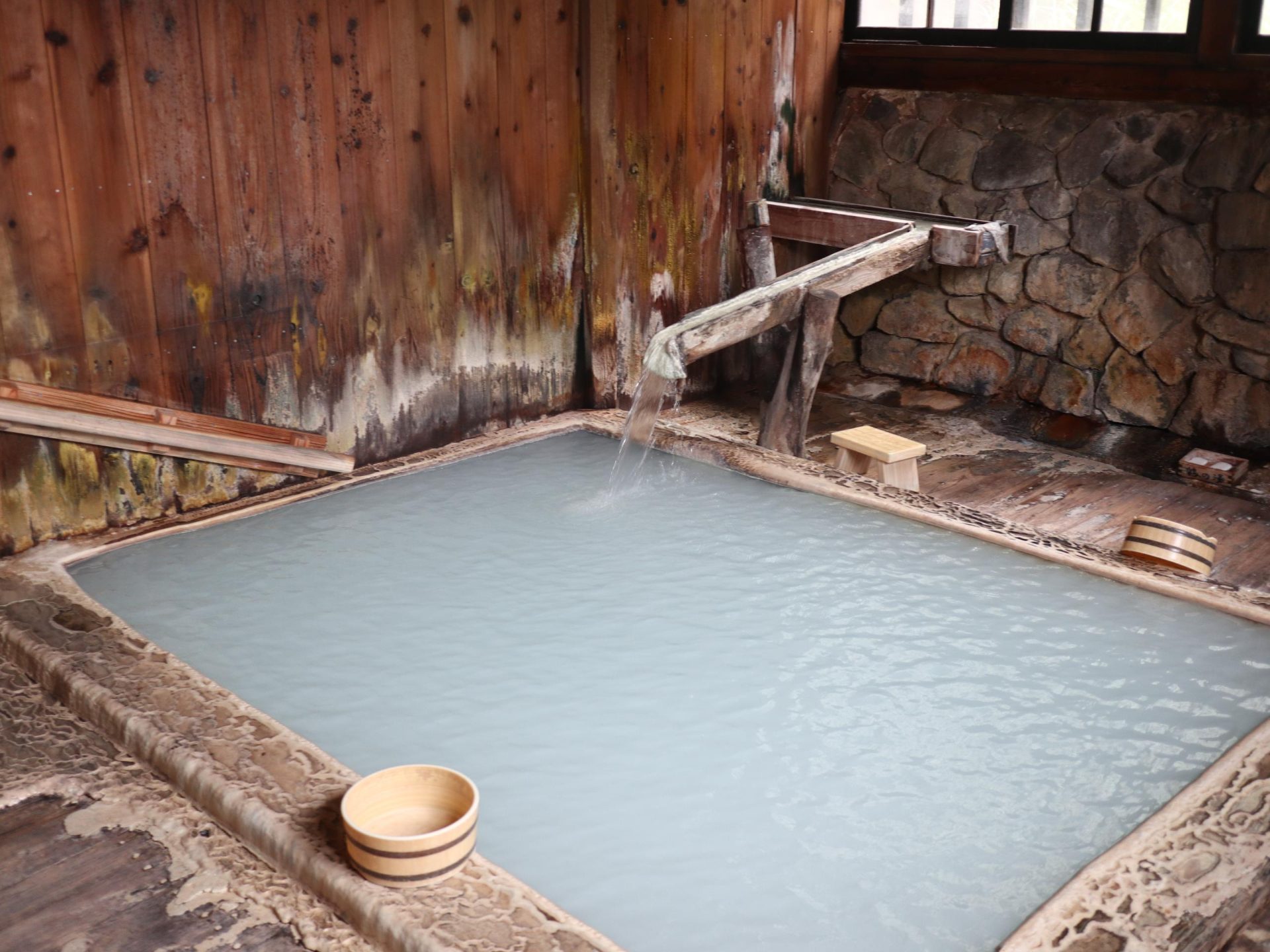 乳頭温泉郷鶴の湯温泉「本陣」宿泊記・雪見露天風呂が最 …