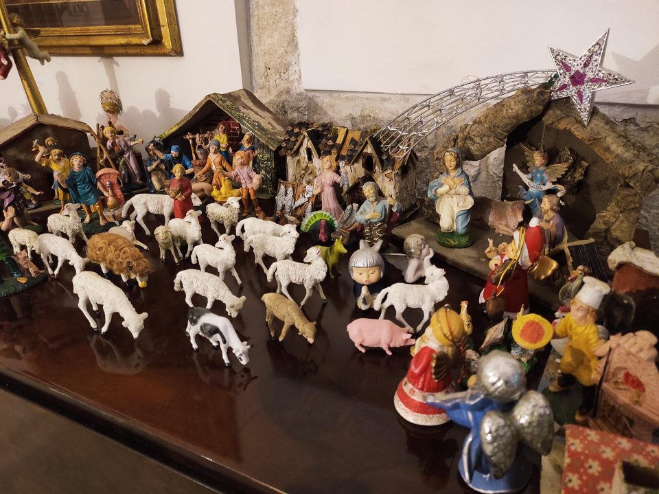イタリア世界遺産のクリスマスイルミネーション　アルベロベッロ