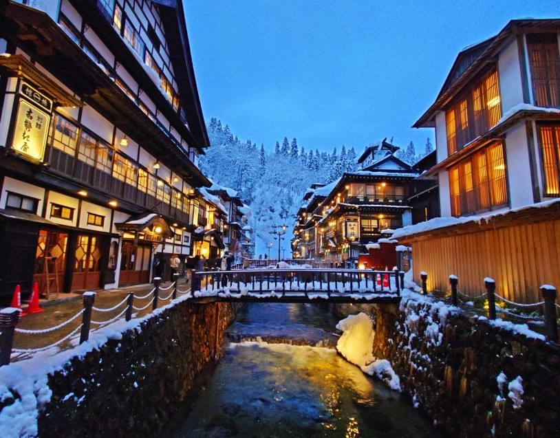 銀山温泉 能登屋旅館 宿泊記 雪の銀山温泉を訪ねて たびハピ