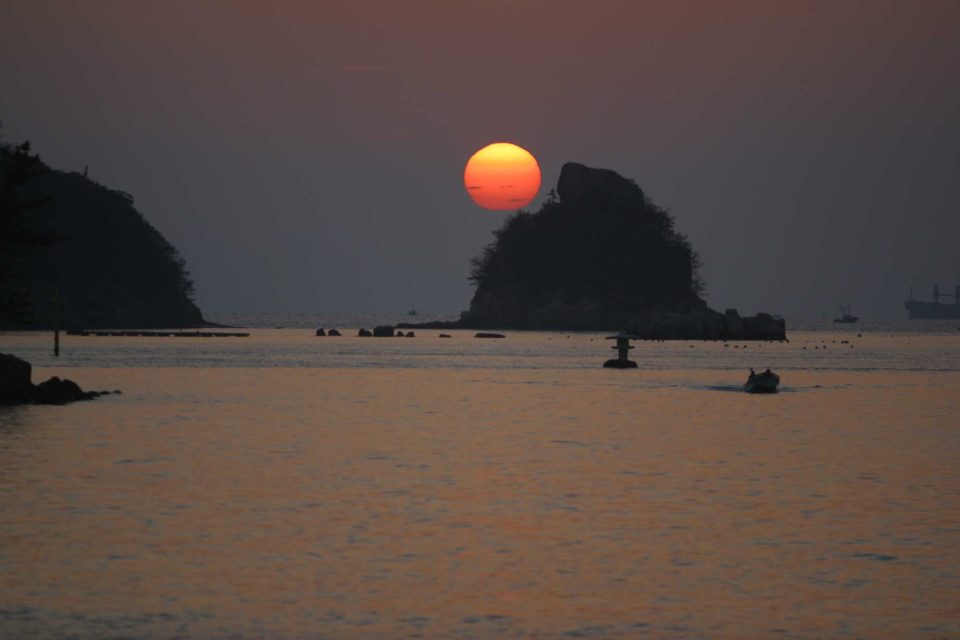 白石島の夕陽