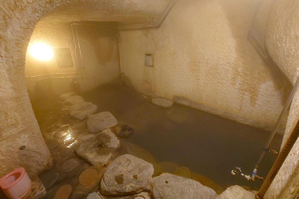 能登屋旅館の貸切洞窟風呂