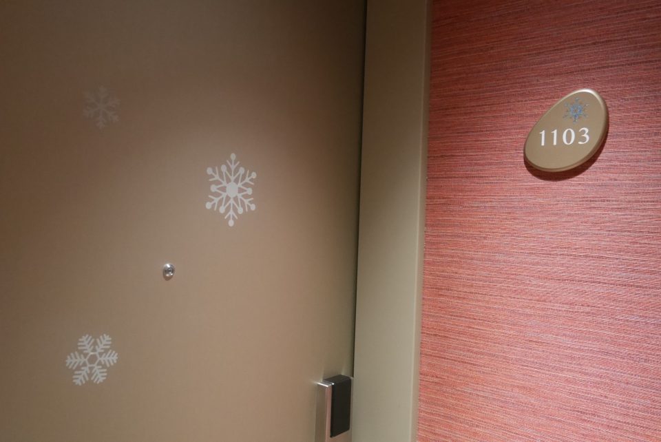 スノークリスタルルームのドア