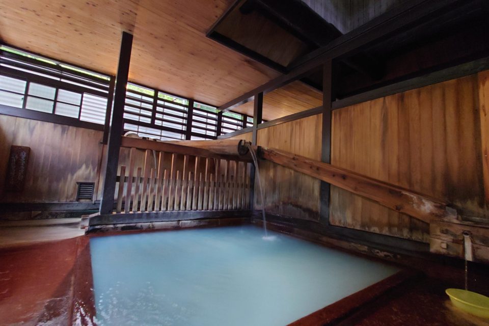 鳴子温泉の公衆浴場「滝の湯」