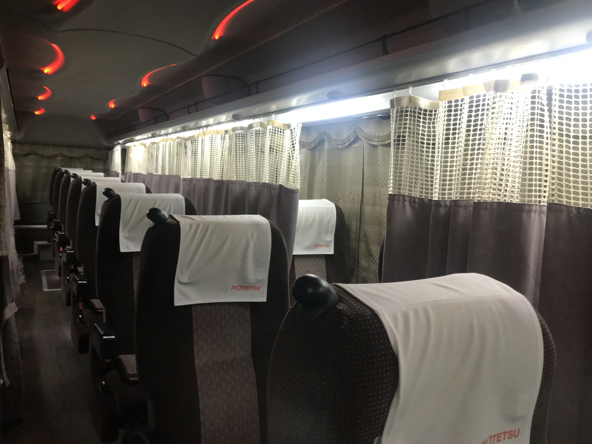 初めての夜行バス・女子旅デビューガイド!乗車準備からメイク事情まで - たびハピ