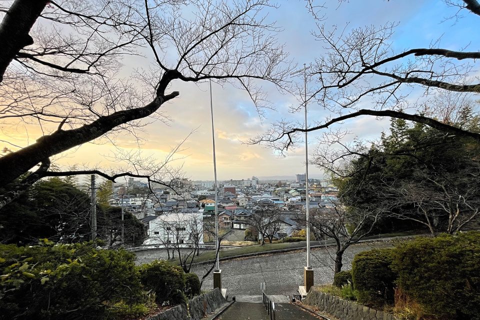 春日神社から眺めるあわら温泉街