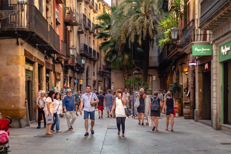 バルセロナ観光モデルコース3日間・ガウディ建築やアート、地中海グルメに酔いしれる旅